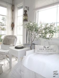 憧れのカフェを自分のお部屋に取り入れるカフェ風インテリアのコツとは?